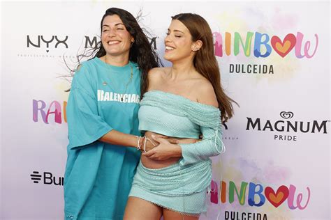 Dulceida da a luz a su hija Aria (con un fuet bajo el brazo): "Ni en