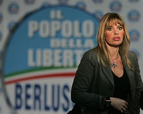 Alessandra Mussolini: cómo la descendiente del dictador fascista se
