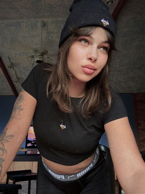 Hon3y | on KICK (@hon3ycomb_xo) • Instagram photos and videos