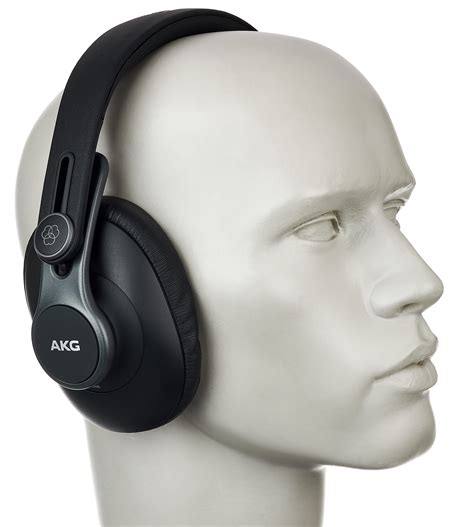 AKG K371 Review | headphonecheck.com