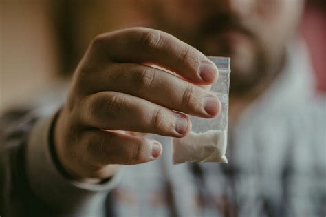 Najpopularniejsze narkotyki: najczęściej zażywane narkotyki