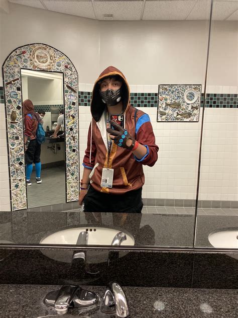 Aiden Caldwell goes to Rose City Comic-Con 2022 : r/dyinglight