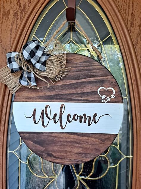 Wood Door Sign-Welcome | Round wood sign, Staining wood, Wood rounds