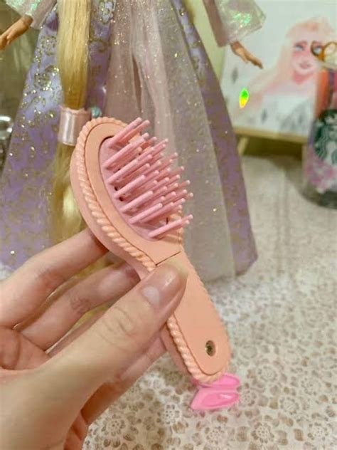 Barbie brush, Hobbies & Toys, Toys & Games on Carousell