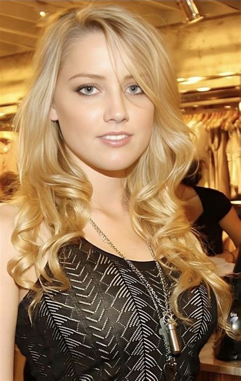 pin  frank nunez  stars   celebrity short hair amber heard