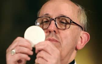 Papa all'Angelus: 'Continuiamo a pregare per la pace in Ucraina ...