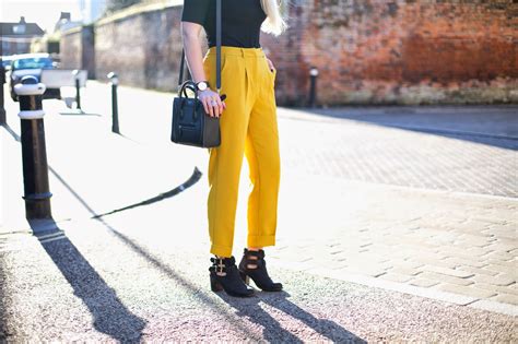 PEG LEG TROUSERS - Mediamarmalade