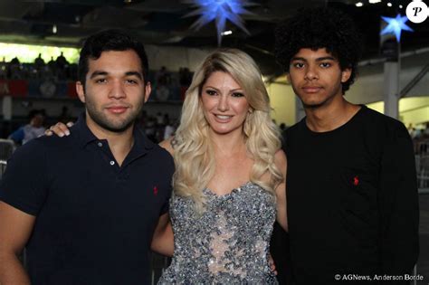 Filho De Antonia Fontenelle E Fernando Almeida - Antonia Fontenelle foi prestigiada pelo namorado, Jonathan Costa, e o ...