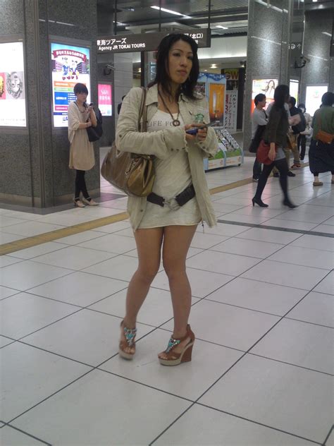 Japanese Ladies Fashion in Shizuoka 15: Long-legged and Wobbly