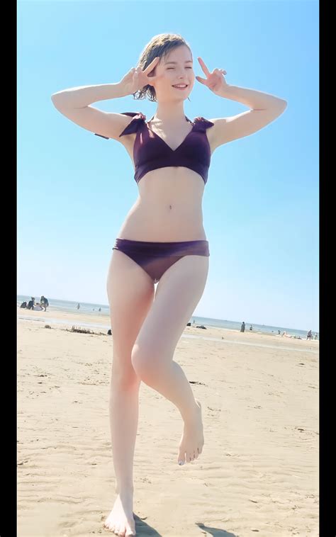 Ella in a bikini : r/EllaFreya
