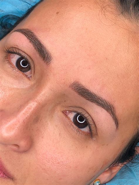 Cejas pelo a pelo en Las Condes