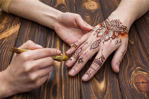 henna artist circusland entertainment malaysia