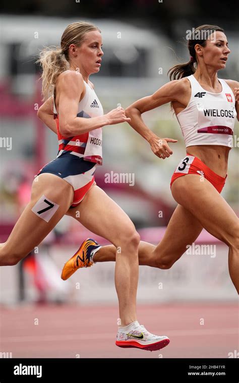 Keely Hodgkinson competing in the 800 meters of the 2020 Tokyo Olympics ...