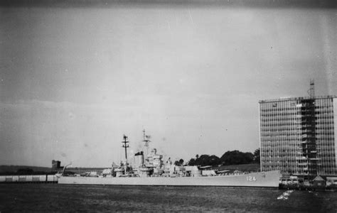 [3887 x 2466]USS Rochester (CA-124) in Sydney, May 1958 : WarshipPorn