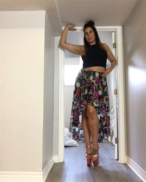 Tall Goddess Gia Nude