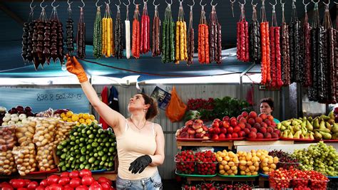 Количество импортной продукции в России снизилось на 30% - Газета.Ru