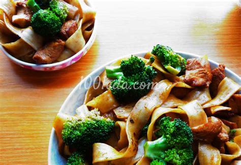 Рецепт лапши с курицей и брокколи - Горячие блюда от 1001 ЕДА