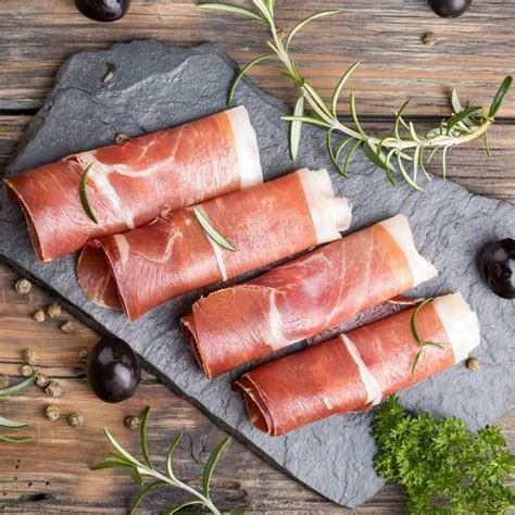 Is Prosciutto Raw ? Find Out If Is Safe To Eat It Raw - Foodiosity