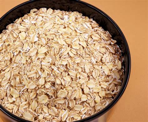 raw-oats-oatmeal - Make It Vegan