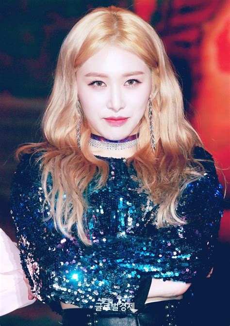 For. Euijin👑 on Twitter: "180107 - The Unit Press photos from yesterday ...