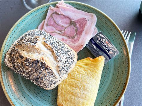 Billund Airport - King Amlet Lounge - Mitzie Mee