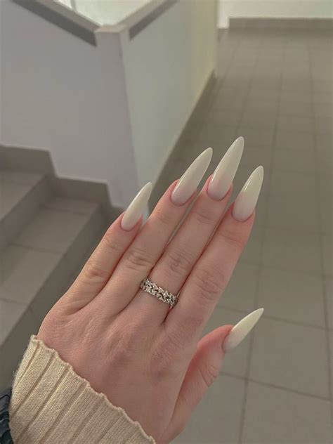 𝐌𝐀𝐍𝐈𝐂𝐔𝐑𝐄 | Long nails, Gel nails, Pointed nails