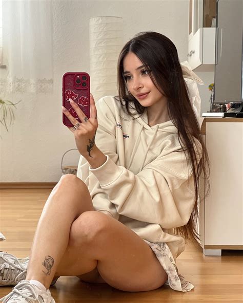 𝘓𝘦𝘺𝘢𝘩 | Hellouuu :3 i thought i might post something else finally. Will