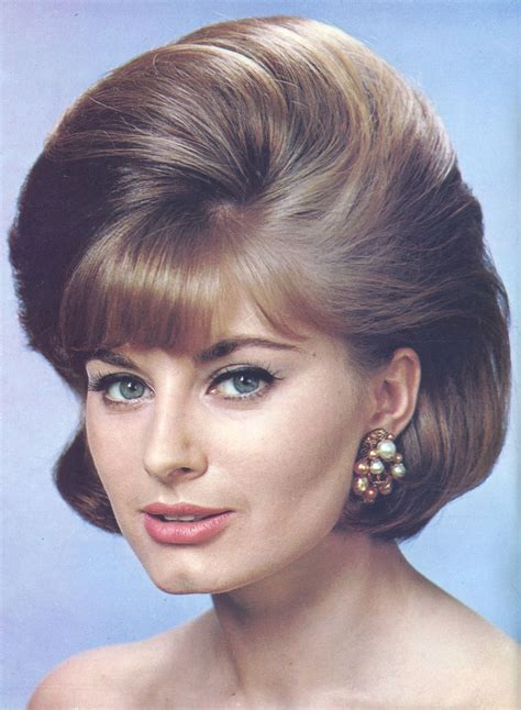 Beautiful Easy 50s Hairstyles Check more at https://thegreenmagazine