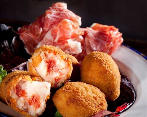 croquetas de jamon    spanish ham croquettes