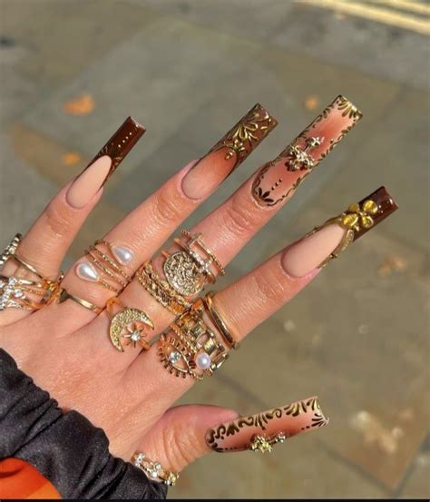 by NINIVIIH on Pins criados por você | Gold nails, Funky nails ...