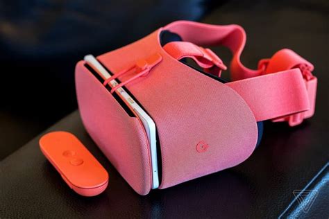 The New Google VR Headset - New Colors, Better Lenses | Digital Bodies