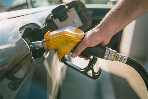 Gasoline and health effects: Symptoms and treatment