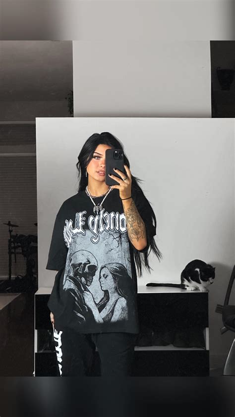 (okok)veronica !!! | this lighting was HITTTINNNGGGG 🩵 shirt by