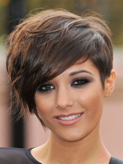 Hairstyles Collection: Short Hairstyles For Long Faces