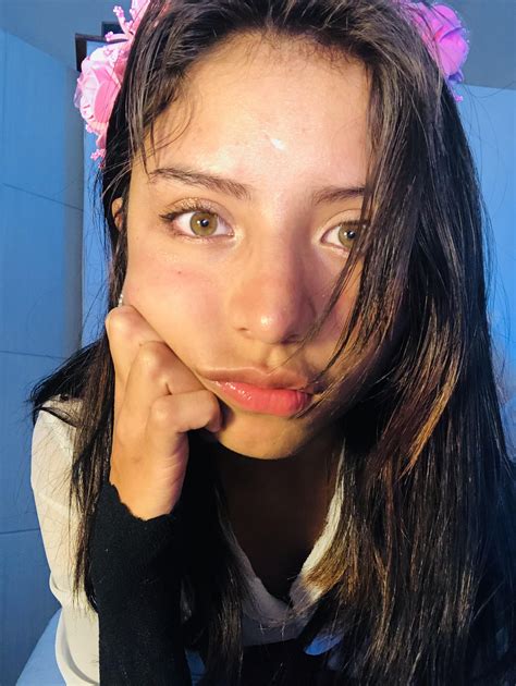 Who are you?🤭🥺🙈 : r/selfie