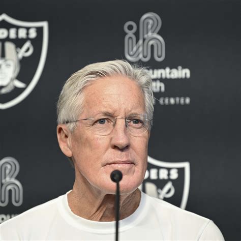 College Football Reporter Jenny Dell Shared Eye-Popping Swimsuit Photo