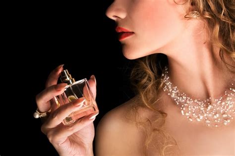 Селективная (нишевая) парфюмерия: ТОП 12 лучших ароматов для женщин