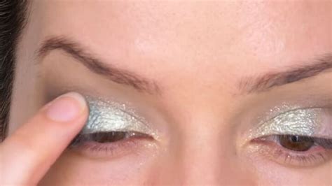 Glitter Green Eye Makeup Tutorial | Upstyle