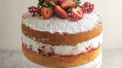 Queen Victoria Wedding Cake Chocolate Tulip Delight Theme Cake | 50Gram