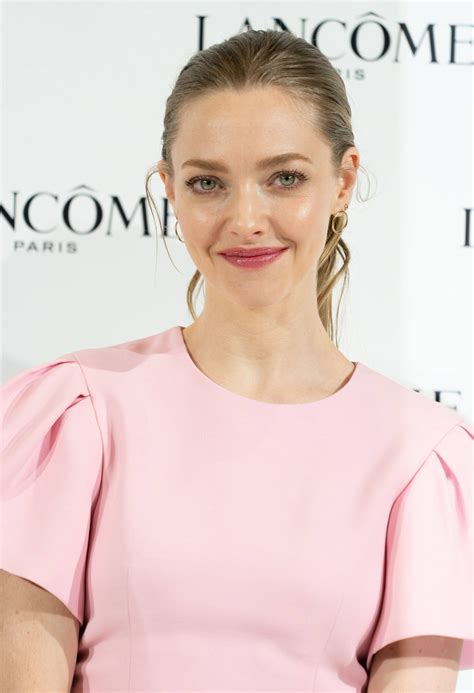 𝐀𝐦𝐚𝐧𝐝𝐚 𝐒𝐞𝐲𝐟𝐫𝐢𝐞𝐝 𝐔𝐩𝐝𝐚𝐭𝐞𝐬 on Twitter: "Amanda Seyfried attends the press