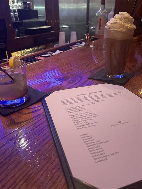 Dining Experience and Menu Highlights at Stroubes Chophouse 3