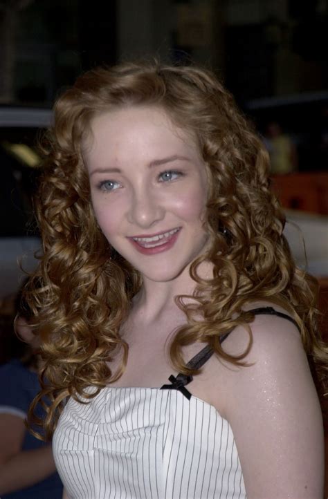 Pictures of Scarlett Pomers