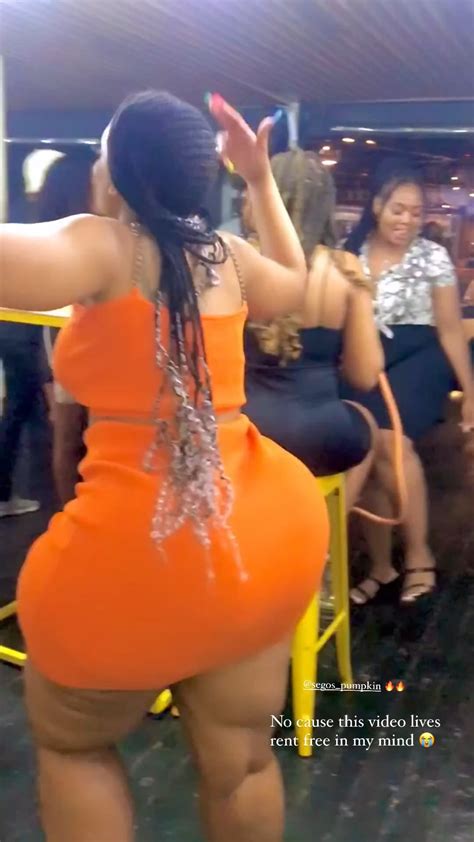 queen of big booty in africa 🧡 : r/africancurves