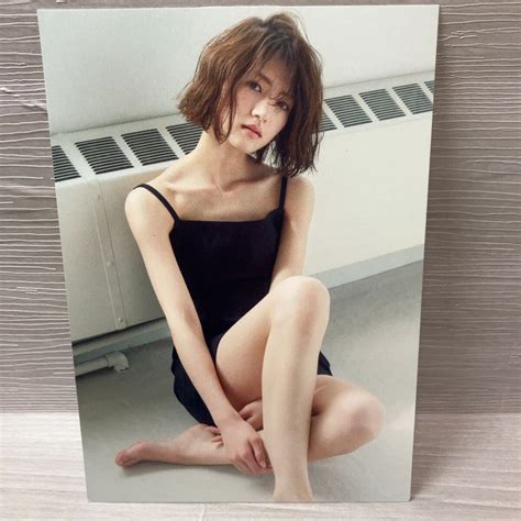 Yahoo!オークション - 乃木坂46 若月佑美 2nd写真集 アンドチョコレー...
