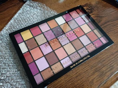 Палетка теней makeup revolution maxi reloaded — цена 450 грн в каталоге ...