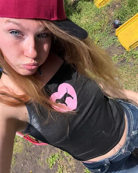 Autumn Star 💕🖤 (@perfection.zellaa) • Instagram photos and videos