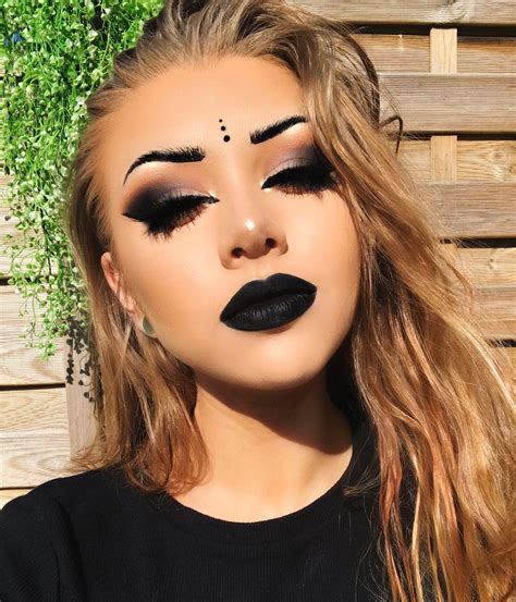 Dark Makeup Looks | Legacy.teapigs.co.uk