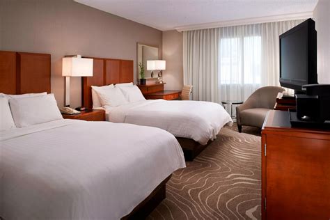 Hotel near detroit airport with shuttle - Detroit Metro Airport Marriott