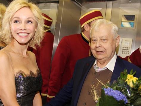Почему старшая дочка Олега Табакова Александра не пришла на похороны ...