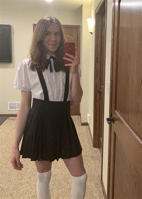Hi🖤 : r/crossdressing